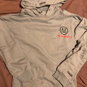 Beascer Hoodie size L